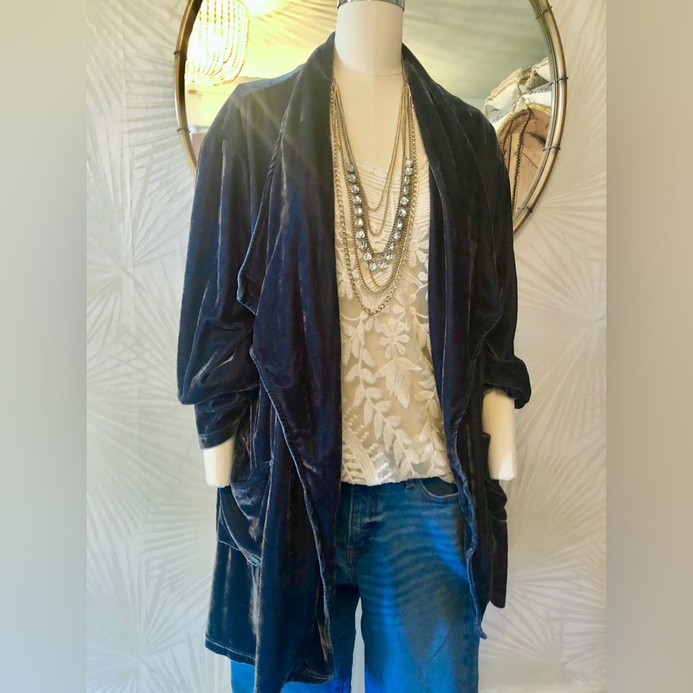 Velvet-like Jacket, Low-Rise Jeans, Embroidered Tank Top, Free Necklace OUTFIT